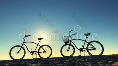 海滩日出时的自行车剪影
